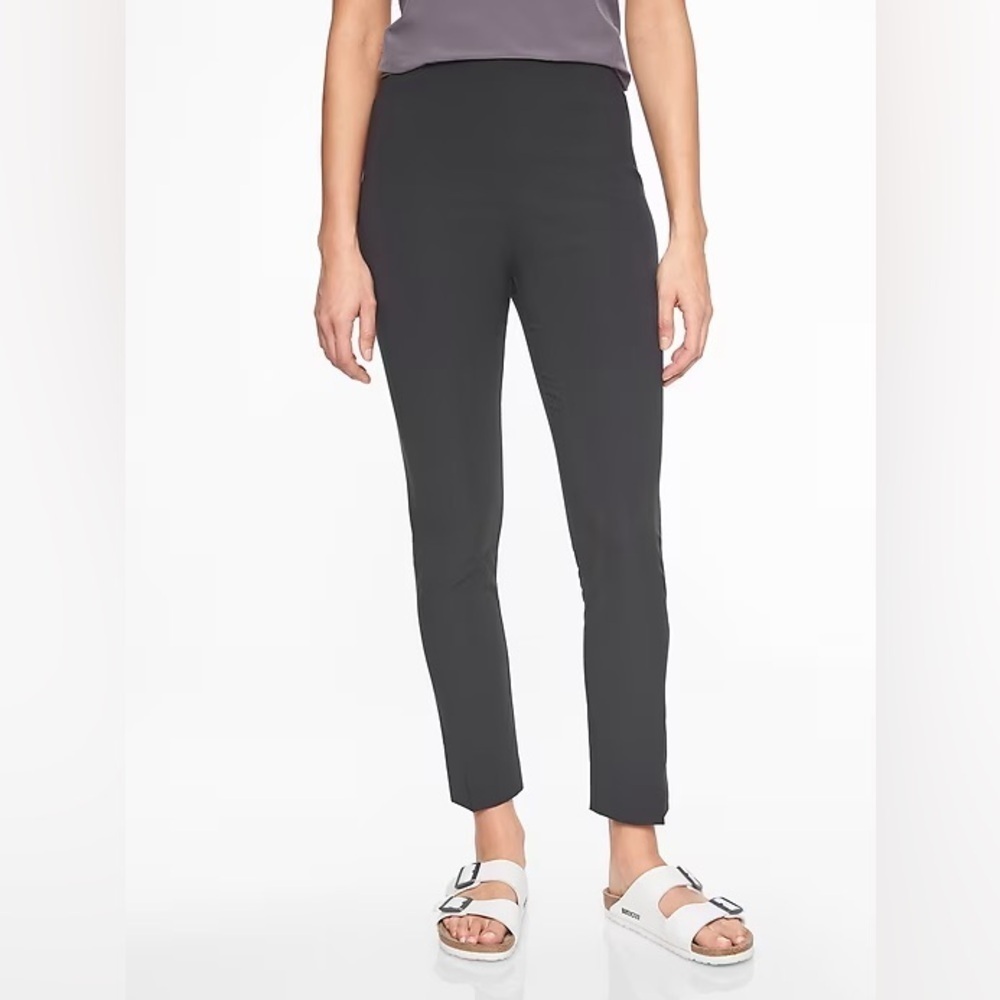 Athleta Wander Slim Crop Grey Pants sz 4